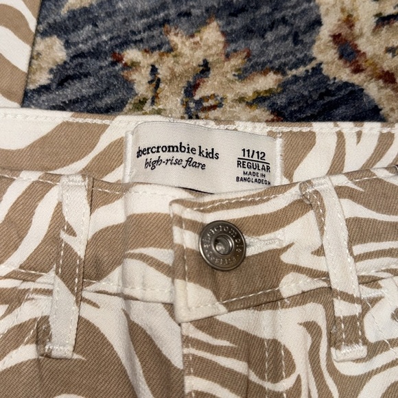 NWT Abercrombie kids Abercrombie & fitch high rise flare jeans 11/12R Girls/kids - Picture 10 of 11